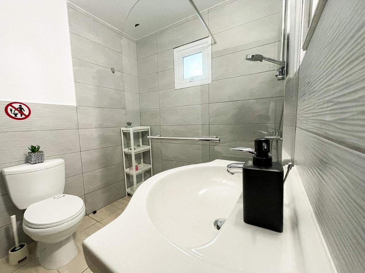 Serena'S 2-Br Apartment In Lárnaka Eksteriør bilde