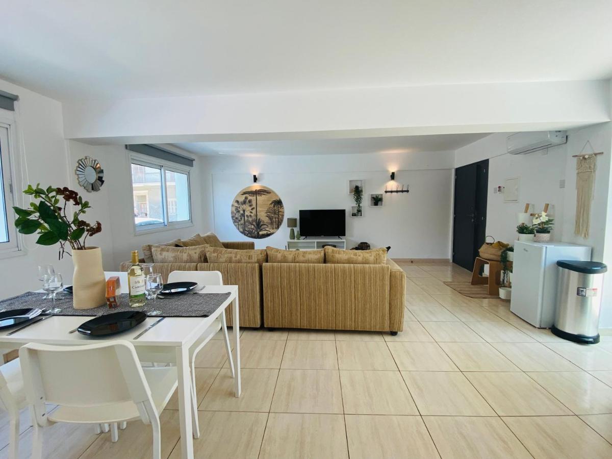 Serena'S 2-Br Apartment In Lárnaka Eksteriør bilde