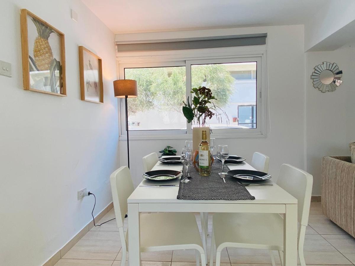 Serena'S 2-Br Apartment In Lárnaka Eksteriør bilde