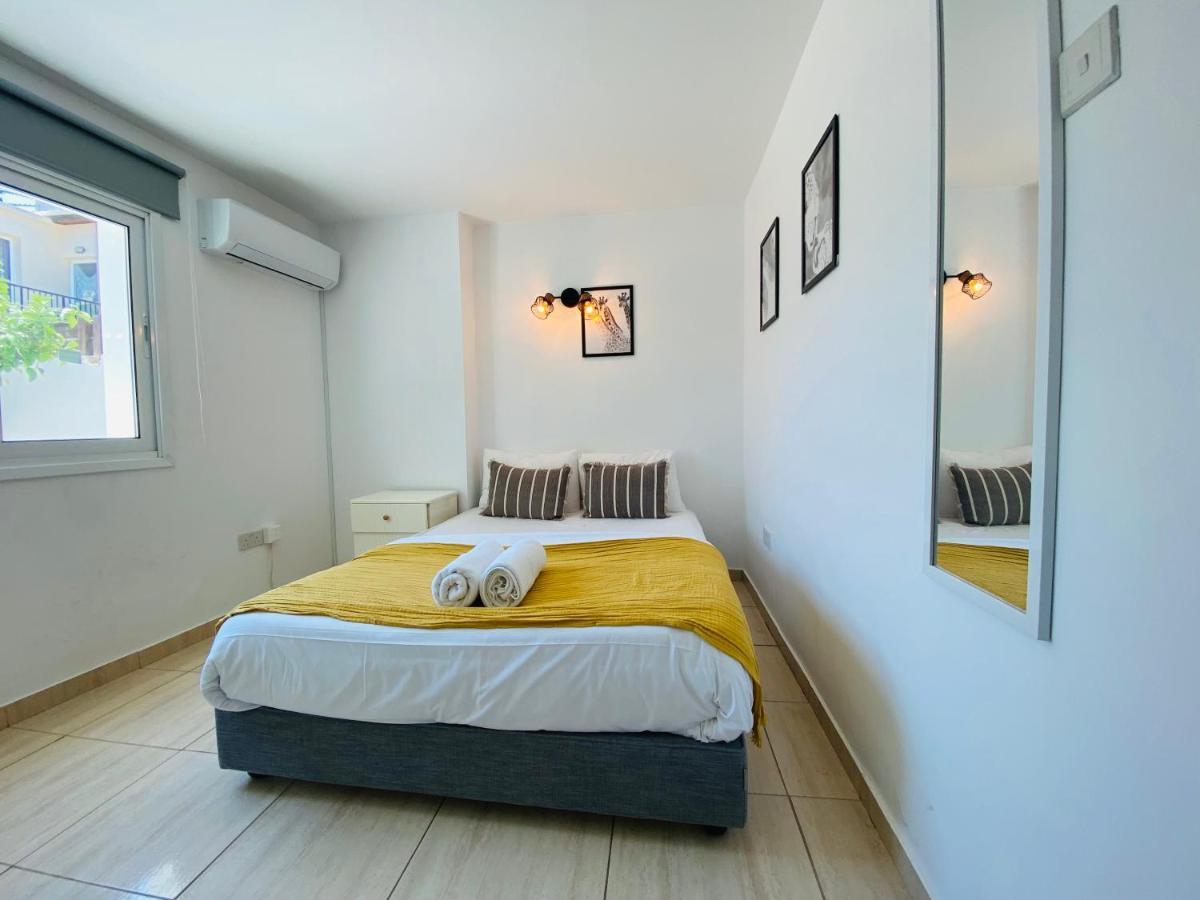 Serena'S 2-Br Apartment In Lárnaka Eksteriør bilde